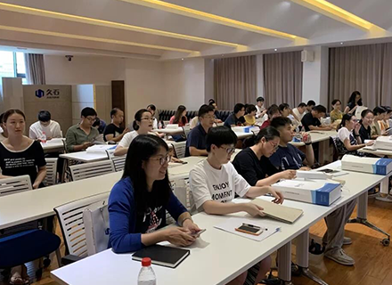 浙江省直建筑設(shè)計(jì)院久石貼片石專(zhuān)題介紹會(huì)圓滿舉辦